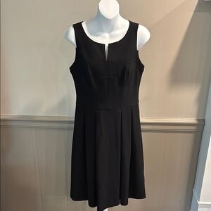 White House Black Market Elegant Black Sleeveless Dress Size 6‎